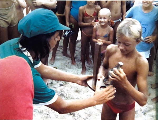 Banhista durante a premiação de natação, 1986.