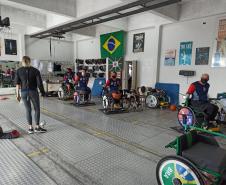 Treinamento da equipe de esgrima em cadeira de rodas da ADFP