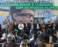 Estado entrega óculos com inteligência artificial para apoiar alunos cegos da rede estadual