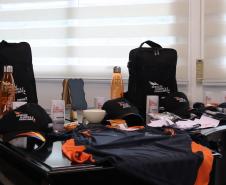 Kits são entregues para bolsistas do programa Geração Olímpica e Paralímpica.