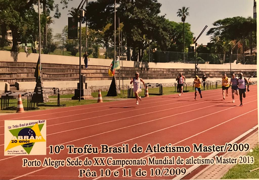 Campeão nos 100m rasos Troféu Brasil de atletismo Master em 2009.