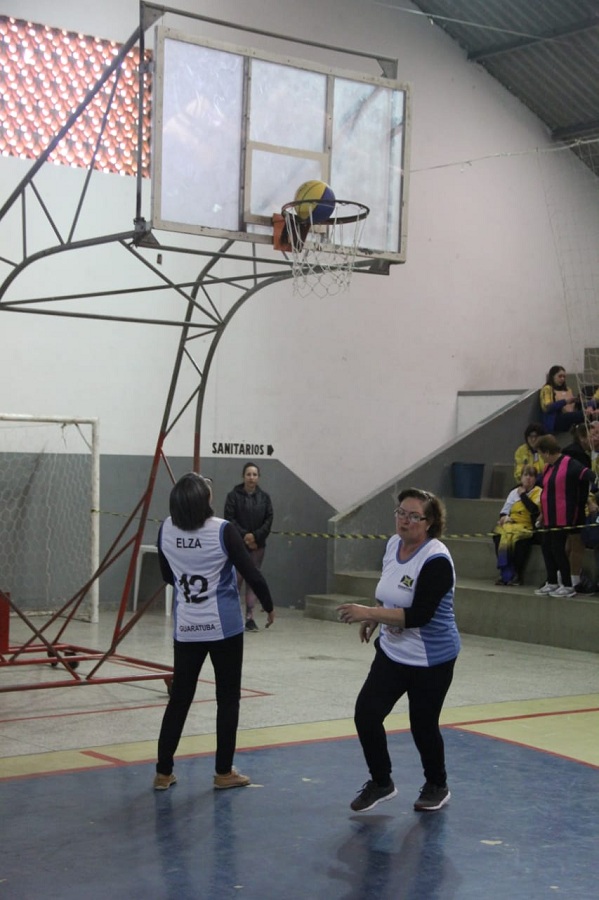 Basquete feminino.