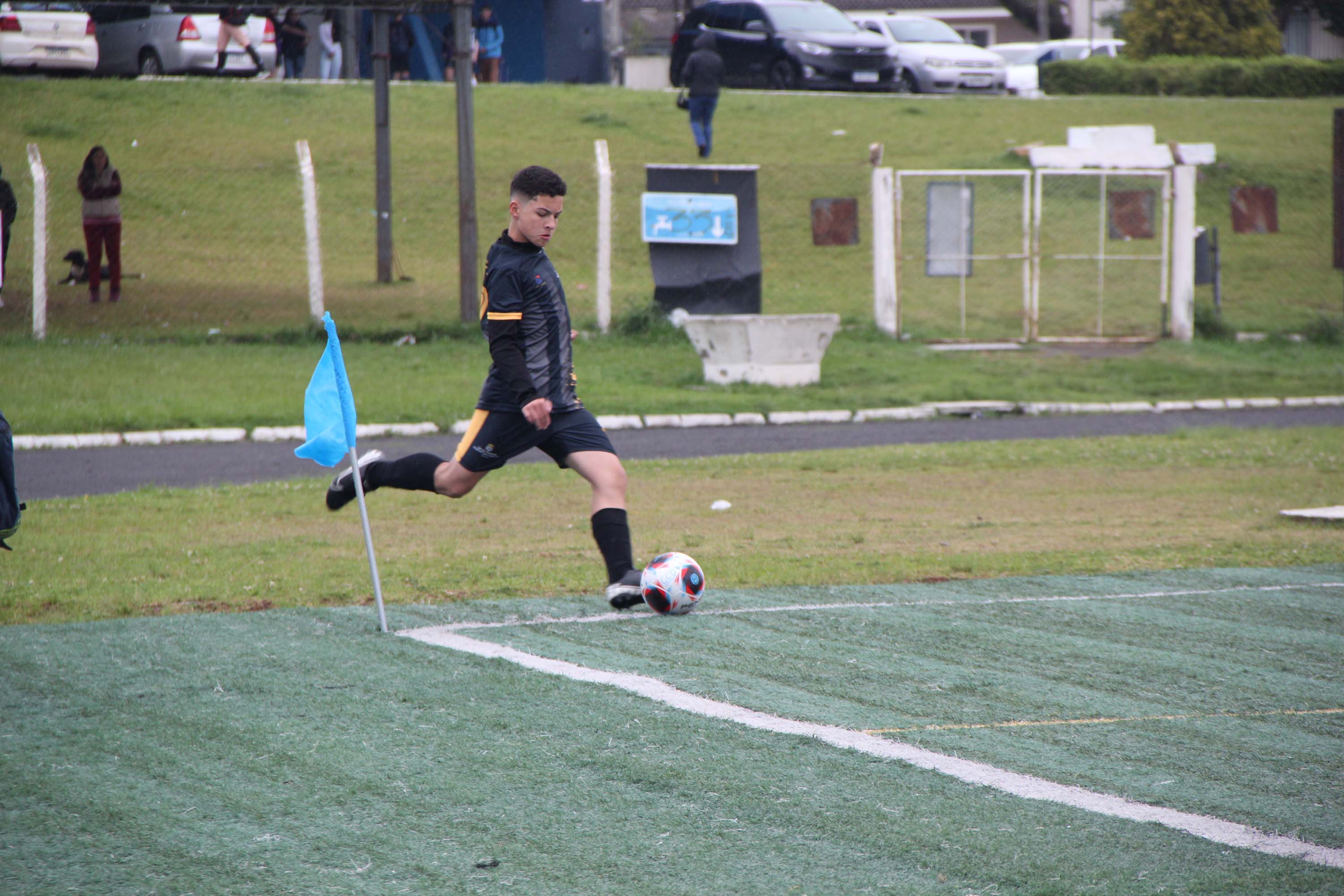 Reta final dos Jogos Escolares Bom de Bola marca feriado do Dia da