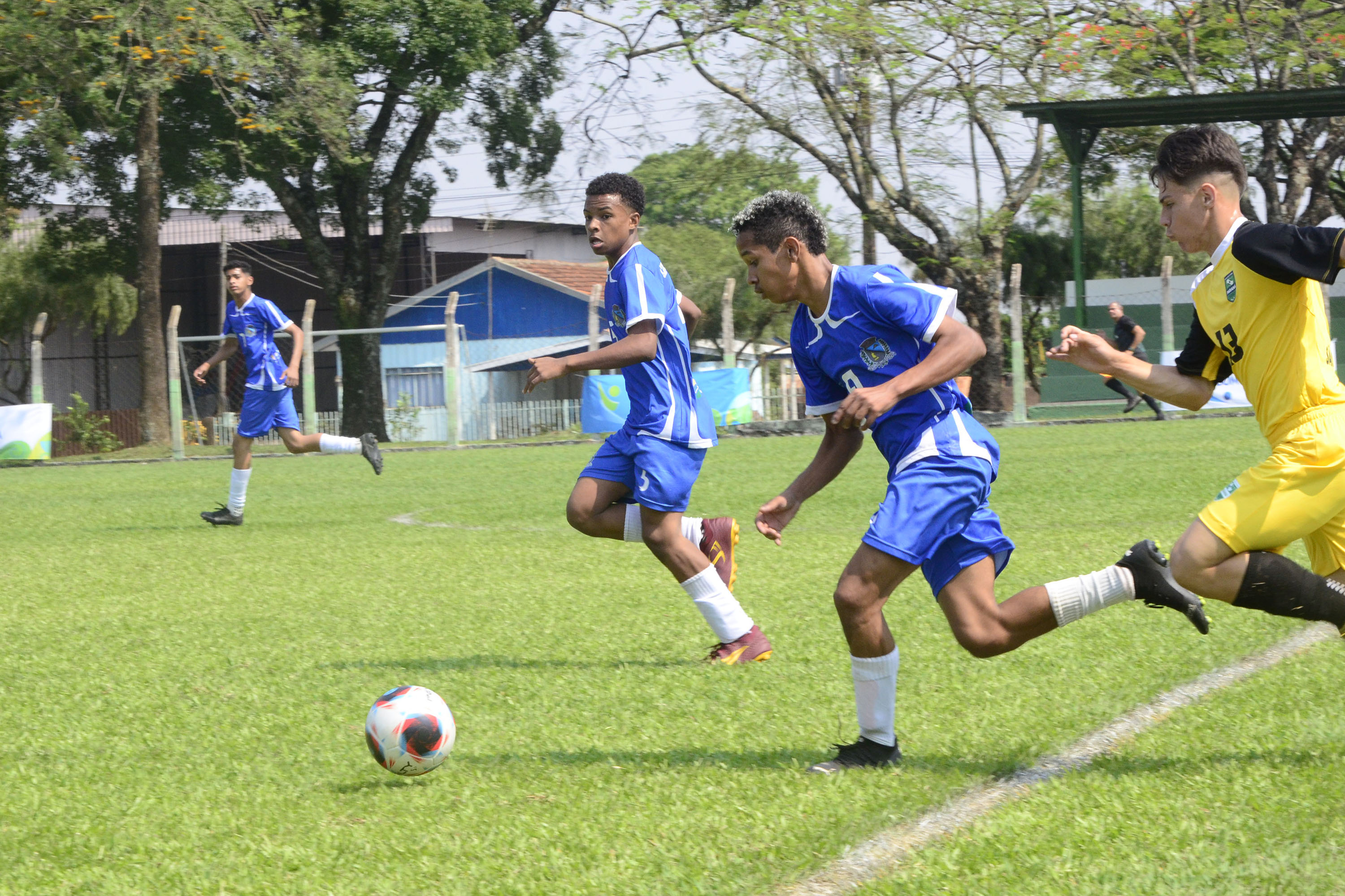 Competição para jovens e masters, Paraná Bom de Bola define