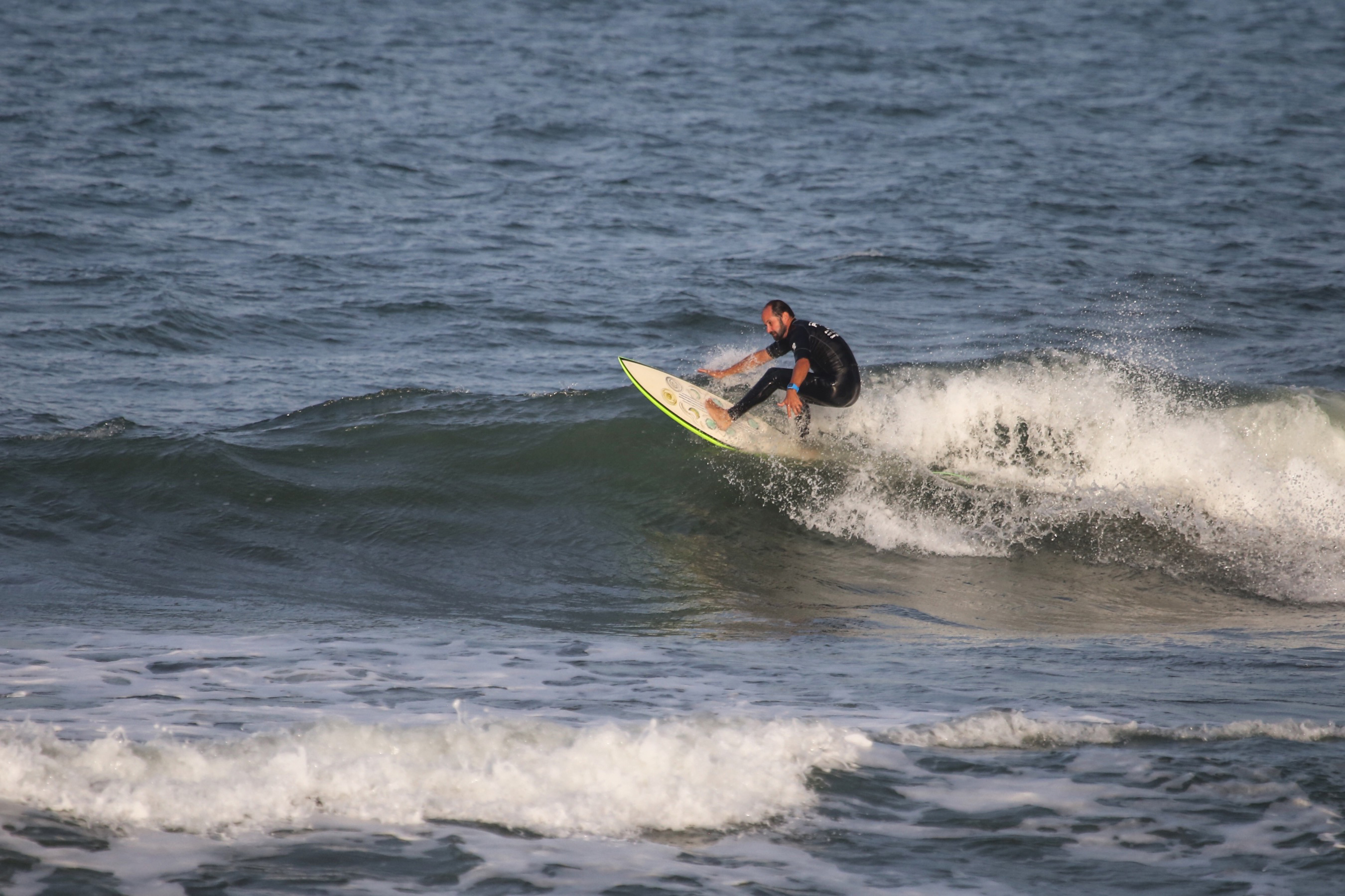 Com apoio do Estado, Matinhos recebe 2ª etapa do Circuito Paranaense de Surf Amador