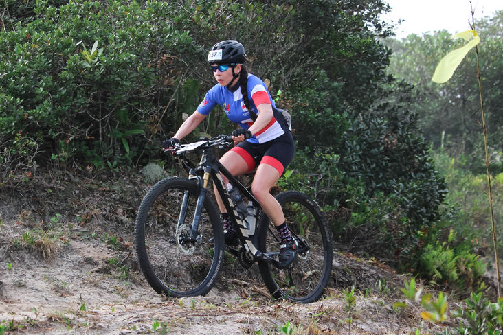 Sheila Gomes durante a prova Mountain Bike (Foto: Thaise Oliveira/Esporte Paraná)