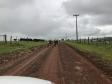 Foto mostra um grupo de ciclistas pedalando na rota do rosário