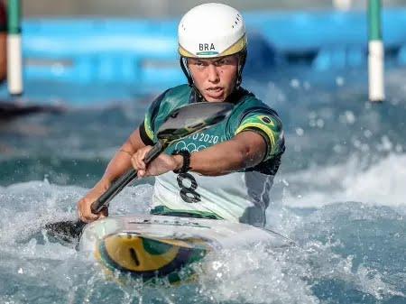Ana Sátila termina em sétima e garante vaga na semifinal