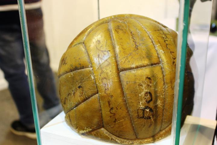 A reabertura do centro de memória foi marcada pela exposição “Os Craques da Bola”. Na ocasião, foram homenageados os ex-jogadores de futebol Aladim, Sicupira, Castro e Krüger, com fotos, documentos e objetos que marcaram a época em que os jogadores atuaram em clubes paranaenses.