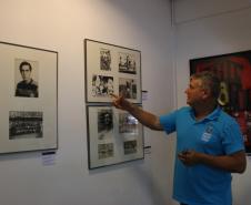 Superintendente do Esporte Helio Wirbiski em visitação ao Centro de Memória