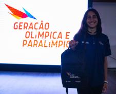 Os bolsistas do programa Geração Olímpica e Paralímpica receberam o kit de identificação visual.