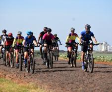 foto mostra ciclistas na ciclorrota de mandaguari