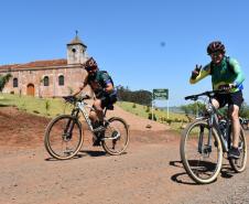 foto mostra ciclistas na ciclorrota de mandaguari