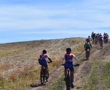 ciclistas pedalando na Rota Marialva I