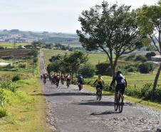 ciclistas pedalando na Rota Marialva I