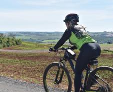 ciclistas pedalando na Rota Marialva I