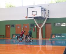 Centro esportivo reestruturado em Curitiba Localizado na Vila Oficinas