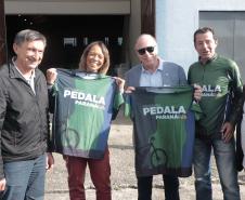 Filha de Pelé visita complexo esportivo do Governo do Estado, em Curitiba