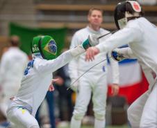 Fabrizio Lazzarotto, 24 anos, bicampeão brasileiro na categoria espada, é apoiado pelos programas Geração Olímpica e Paralímpica e Proesporte. 