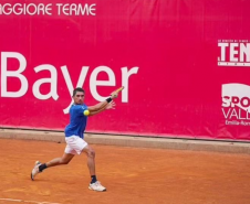 Competindo desde os 10 anos de idade, o tenista integra o projeto social da Associação Ícaro Marcolin, em Curitiba.
