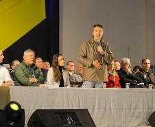 A convite do Secretário de Esporte, Helio Wirbiski, a primeira dama, Luciana Saito Massa, participou da abertura dos Jogos da Integração da Idoso.