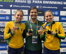 Gêmeas da natação paranaense: Débora e Beatriz Carneiro fazem dobradinha em Mundial Paralímpico