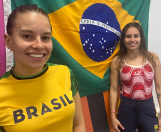 Gêmeas da natação paranaense: Débora e Beatriz Carneiro fazem dobradinha em Mundial Paralímpico