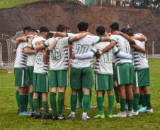 As disputas do torneio de futebol de campo escolar ocorrem em duas categorias: de 12 a 14 anos, 68 equipes, e de 15 a 17 anos, com 67 equipes, ambas no masculino e feminino. Os times que se classificarem nessa etapa avançam para a Fase Final, que será disputada em Dois Vizinhos entre 10 e 15 de outubro.