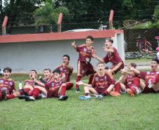 As disputas do torneio de futebol de campo escolar ocorrem em duas categorias: de 12 a 14 anos, 68 equipes, e de 15 a 17 anos, com 67 equipes, ambas no masculino e feminino. Os times que se classificarem nessa etapa avançam para a Fase Final, que será disputada em Dois Vizinhos entre 10 e 15 de outubro.