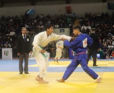 O Campeonato Brasileiro de Judô (CBJ) levou mais de mil pessoas ao Ginásio de Esportes do Tarumã, em Curitiba, neste fim de semana, para acompanhar lutas femininas e masculinas de atletas de 13 a 15 anos, de todos os estados