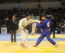 O Campeonato Brasileiro de Judô (CBJ) levou mais de mil pessoas ao Ginásio de Esportes do Tarumã, em Curitiba, neste fim de semana, para acompanhar lutas femininas e masculinas de atletas de 13 a 15 anos, de todos os estados