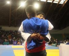 O Campeonato Brasileiro de Judô (CBJ) levou mais de mil pessoas ao Ginásio de Esportes do Tarumã, em Curitiba, neste fim de semana, para acompanhar lutas femininas e masculinas de atletas de 13 a 15 anos, de todos os estados