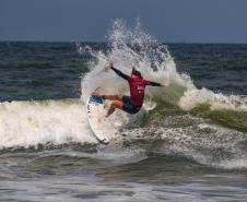 O Pico de Matinhos, no litoral paranaense, recebeu, entre os dias 6 e 12 de novembro, a quarta etapa do Circuito CBSurf Taça Brasil.