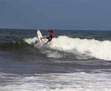 O Pico de Matinhos, no litoral paranaense, recebeu, entre os dias 6 e 12 de novembro, a quarta etapa do Circuito CBSurf Taça Brasil.