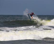 O Pico de Matinhos, no litoral paranaense, recebeu, entre os dias 6 e 12 de novembro, a quarta etapa do Circuito CBSurf Taça Brasil.