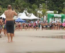A 1ª etapa do Circuito Paranaense de Águas Abertas movimentou o mar e as areias da Praia Central de Guaratuba