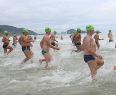 A 1ª etapa do Circuito Paranaense de Águas Abertas movimentou o mar e as areias da Praia Central de Guaratuba