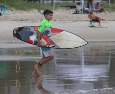 Circuito de Surf Amador e Torneio de Caiaque reuniram fãs do esporte no Litoral