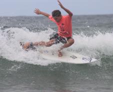 Circuito de Surf Amador e Torneio de Caiaque reuniram fãs do esporte no Litoral