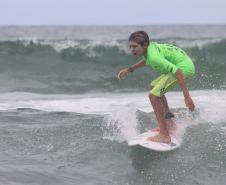 Circuito de Surf Amador e Torneio de Caiaque reuniram fãs do esporte no Litoral