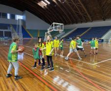 Escolinhas de esporte do Complexo Esportivo Tarumã