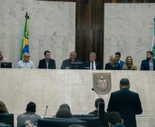 Atletas do paradesporto são homenageados na Assembleia Legislativa do Paraná