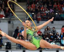 Paranaense Bárbara Domingos leva o bi no Pan-Americano de ginástica rítmica
