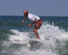 Circuito de surf, campeonato de teqball, mountain bike e a participação de ídolos do esporte paranaense no tradicional Jogo das Estrelas estão entre as atrações deste fim de semana no Litoral do Paraná.