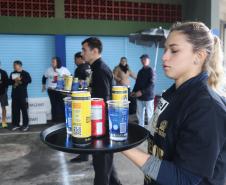 Corrida de Garçons reúne 45 profissionais e leva animação a Matinhos, no Litoral