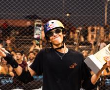 Skatista paranaense Gui Khury iguala recorde de Bob Burnquist em evento internacional