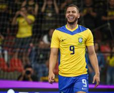 Seleção Brasileira de futsal conquista título com campanha invicta em São José dos Pinhais
