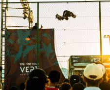 Skatista paranaense Gui Khury iguala recorde de Bob Burnquist em evento internacional