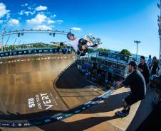 Skatista paranaense Gui Khury iguala recorde de Bob Burnquist em evento internacional