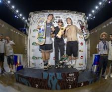 Skatista paranaense Gui Khury iguala recorde de Bob Burnquist em evento internacional